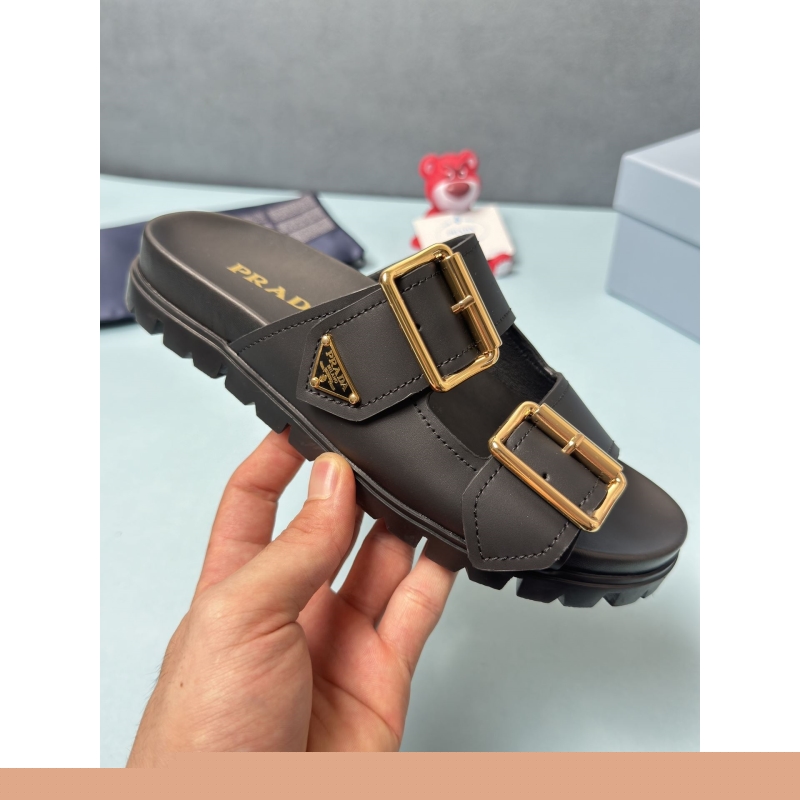 Pra*a slippers